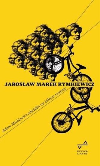 Adam Mickiewicz odjeżdża na żółtym rowerze Adam Mickiewicz odjeżdża na żółtym rowerze