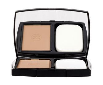 Chanel Dlouhotrvající kompaktní make-up (Ultrawear All-Day Comfort Flawless Finish Compact Foundation) 13 g Odstín B40 woman