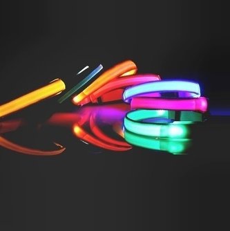 Reedog Colour svíticí obojek pro malé, střední a velké psy-růžová / 22 - 40 cm