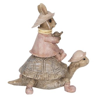 Zaječka s želvou na procházce