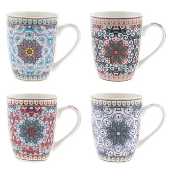 Sada čtyř porcelánových hrníčků