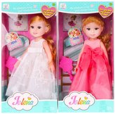 Panenka v společneských šatech