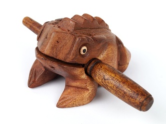 Hrající dřevěná žába světlá 10 cm II. jakost