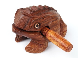 Hrající dřevěná žába světlá 14 cm II. jakost