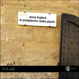 W pośpiechu rzeka płynie W pośpiechu rzeka płynie