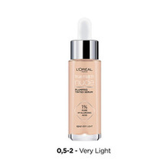 L´Oréal Paris Tónující sérum True Match Nude (Plumping Tinted Serum) 30 ml Odstín 5-6 Medium Tan woman