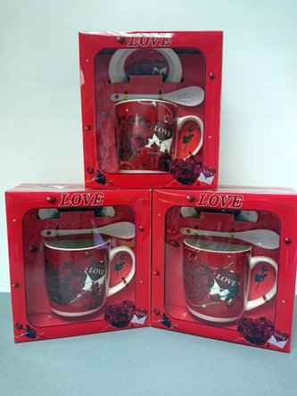 Hrnek se lžičkou motiv srdce