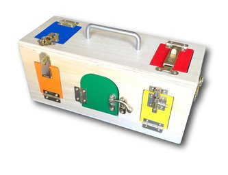 Velký box se zámky