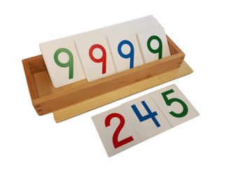 Velké papírové karty s čísly 1-9000