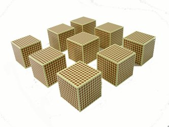 Devět dřevěných krychlí znázorňující 1000