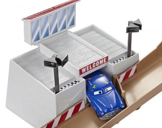 CARS 3 SET S DRÁHOU THOMASVILLE