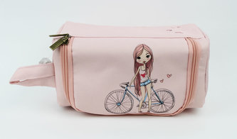 Hranatá taštička s poutkem: Dívka