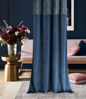 Dekorační vzorovaný velvet závěs s kroužky BLISSY tmavě modrá 140x250 cm (cena za 1 kus) MyBestHome