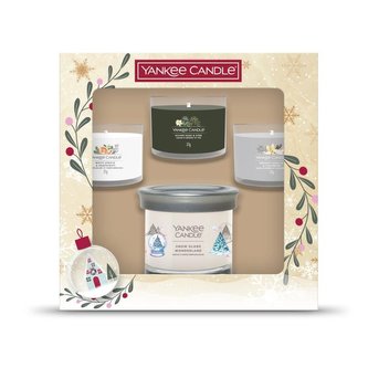 YANKEE CANDLE Dárková sada 1ks tumbler malý: Snow Globe Wonderland a 3 ks votivních svíček 49g: White Spruce&Grapefruit, Silver Sage&Pine, Smoked Vanilla&Cashmere;