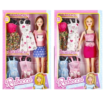 Panenka s oblečením