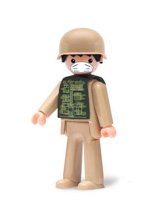 POMÁHEJ S IGRÁČKEM Voják