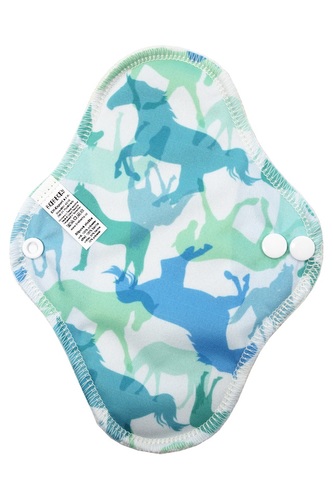 Slipová vložka (PUL) - Divocí koně, sv. modrý velur (kojenecký plyš)