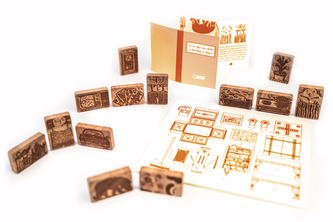 DWOOD Chata pro babičku a dědu 13 dílů - doplněk k dřevěné stavebnici s příběhem