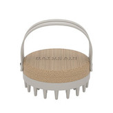 Natucain Masážní kartáč na pokožku hlavy (Scalp Massaging Brush) woman