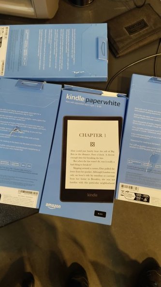Amazon Kindle Paperwhite 5 2021 8GB (s reklamou) - poškozený obal