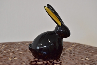 Zajíc 15,5x14x9 cm černý