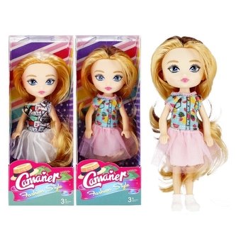 Stylová panenka s dlouhými vlasy