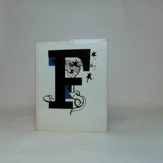 Smutná nahá jazdkyňa