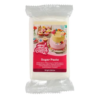 Bílý fondán bright white FunCakes, 250 g
