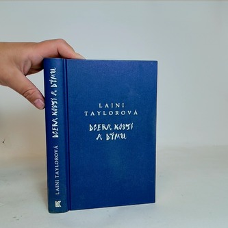 Dcera kostí a dýmu