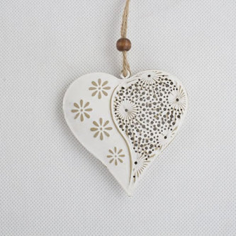 Závěsné kovové srdce prošívané