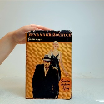 Žena na křižovatce