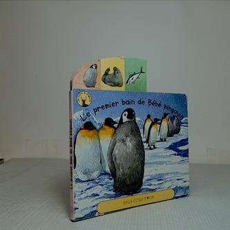 Le premier bain de Bébé pingouin