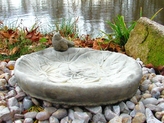 Zahradní betonová dekorace - Ptačí pítko kulaté