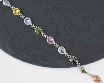 Stříbrný náramek s barevnými kameny