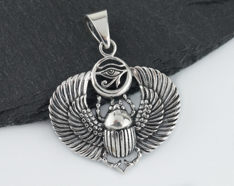 Stříbrný přívěsek Scarabeus