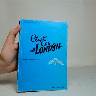 Clay Eva volá Londýn