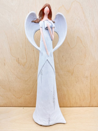 Ručně malovaní anděl se stříbrným srdcem 31 cm