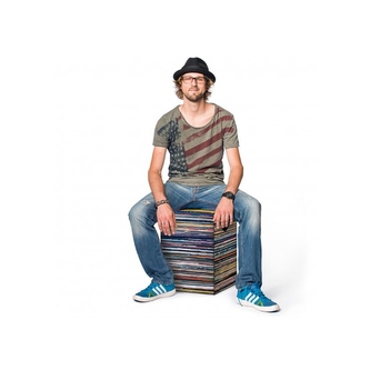 Sedák, stolička, taburet, odkládací stolek..Music Express LP desky REMEMBER