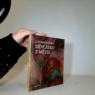 Děvčátko z města