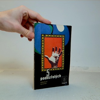5 podezřelých
