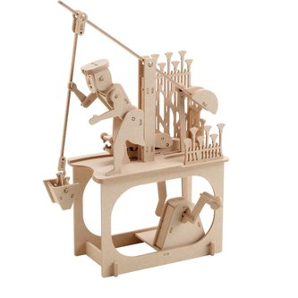 Dřevěná mechanická stavebnice při jejíž kompletaci se můžte seznámit se základními principy mechaniky.