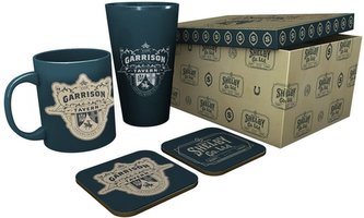 Dárkový set Netflix|Peaky Blinders|Gangy z Birminghamu: Keramický hrnek - sklenice - 2 tácky (objem 500 ml|300 ml|tácky 10 x 10 cm)