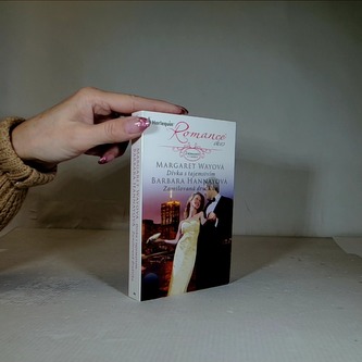 Dívka s tajemstvím a Zamilovaná družička