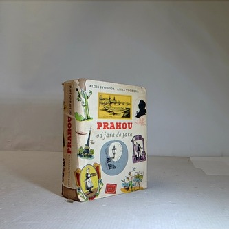 Prahou od jara do jara