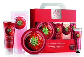 The Body Shop Strawberry tělové máslo Strawberry 200 ml + tělová péče Strawberry 200 ml + Exfoliační gel Strawberry 75 ml + krém na ruce Strawberry 30 ml