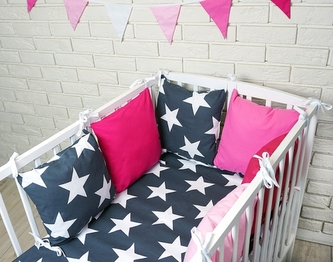 Polštářkový mantinel s povlečením - hvězdy, černá/malinová, 120x90 cm; 120x90