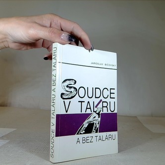 Soudce v taláru a bez taláru