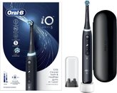 Oral-B iO Series 5 Matt Black elektrický zubní kartáček, magnetický, 5 režimů, tlakový senzor, AI, pouzdro