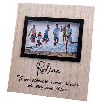 Dřevěný nástěnný fotorámeček "Rodina", 4/24