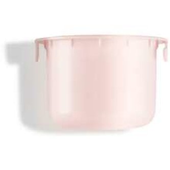 Pleťová a tělová kosmetika v naší nabídce nese jména těch nejslavnějších kosmetických značek. Tento přípravek značky Lierac se řadí pod noční pleťové krémy a byl vytvořen speciálně pro ženy. Toto balení obsahuje 50 ml vámi vybraného produktu. Péče o pleť